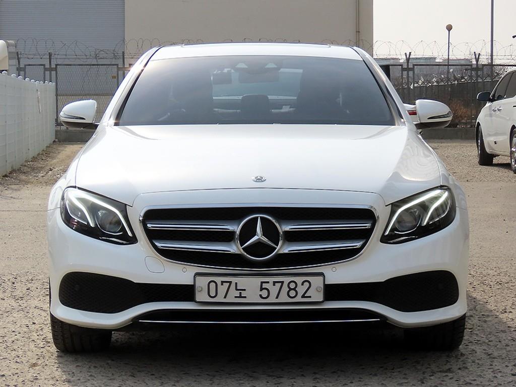 Mercedes Benz E class 2017 Blanco - Importación desde Corea - HF Imports Iquique - Foto 1