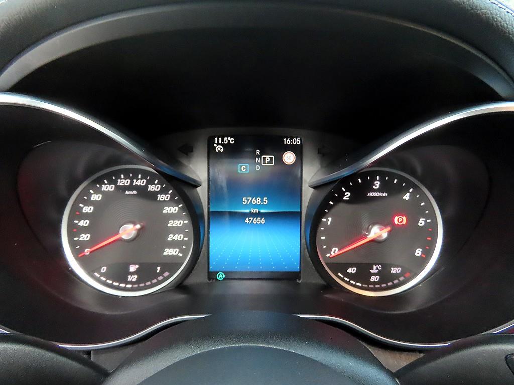 Mercedes Benz C Class - Vista 9