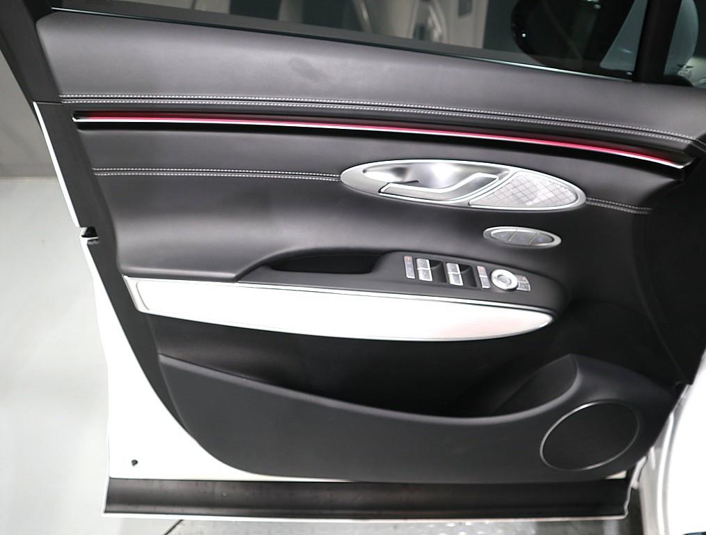 Genesis GV70 - Vista 8