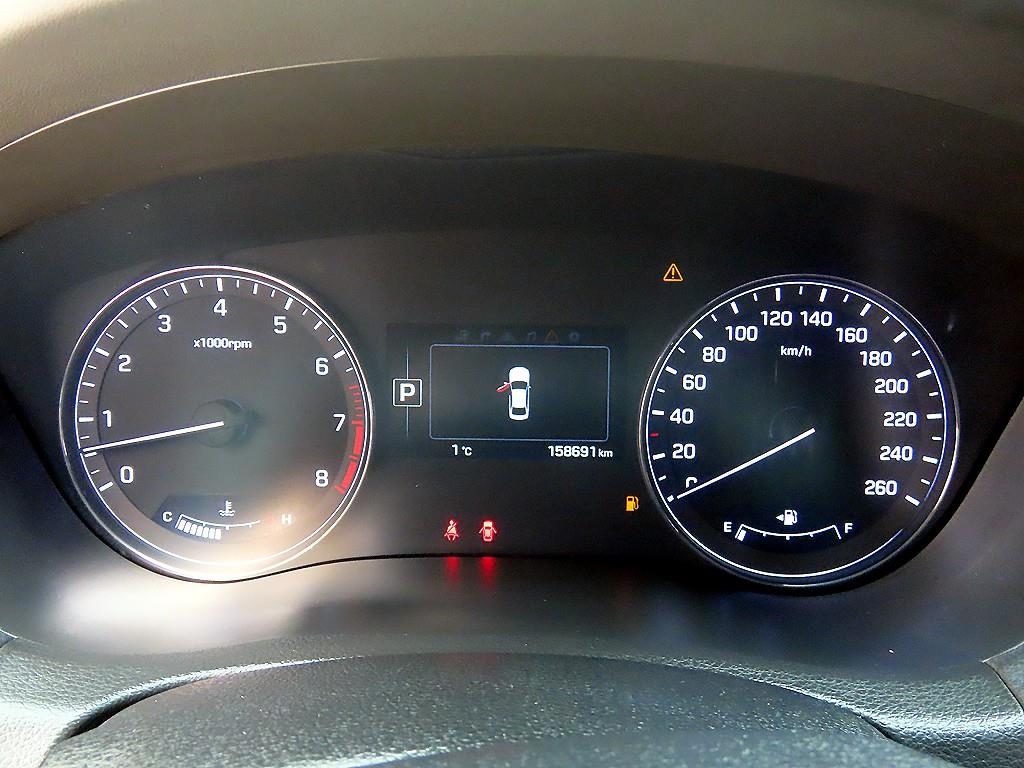 HYUNDAI Genesis - Vista 9