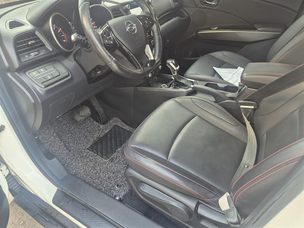 Ssangyong Tivoli - Vista 10