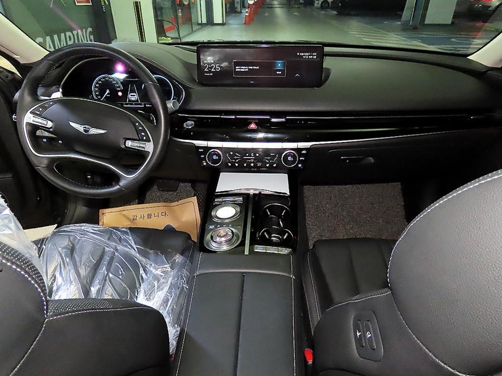 Genesis G80 - Vista 10