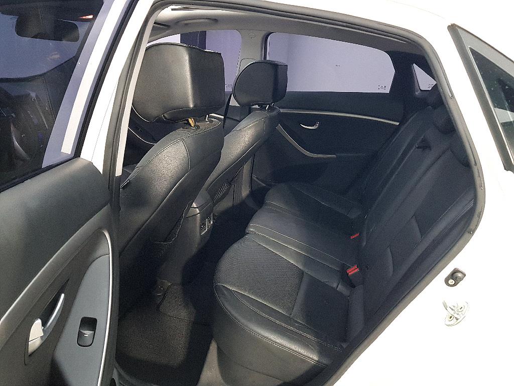 HYUNDAI i30 - Vista 9