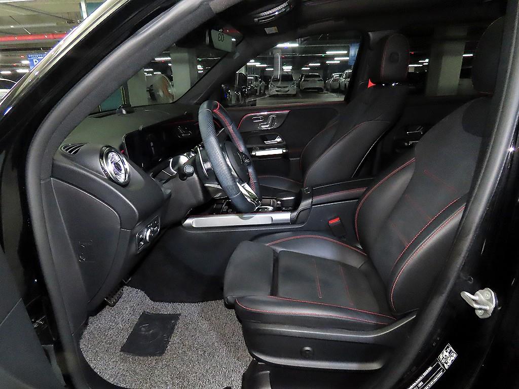 Mercedes Benz GLB Class - Vista 6