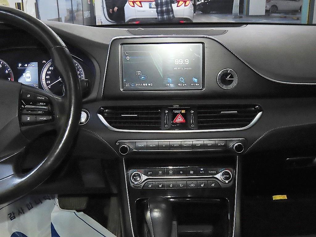 HYUNDAI Grandeur - Vista 11