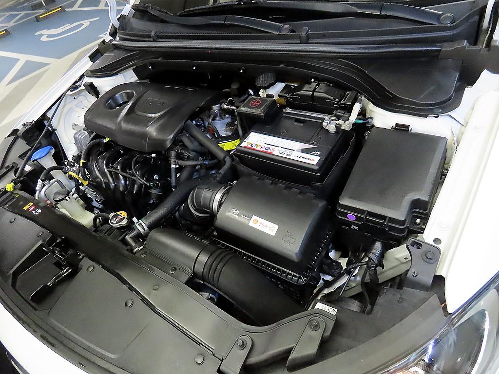 HYUNDAI Avante 2018 Blanco - Importación desde Corea - HF Imports Iquique - Foto 18