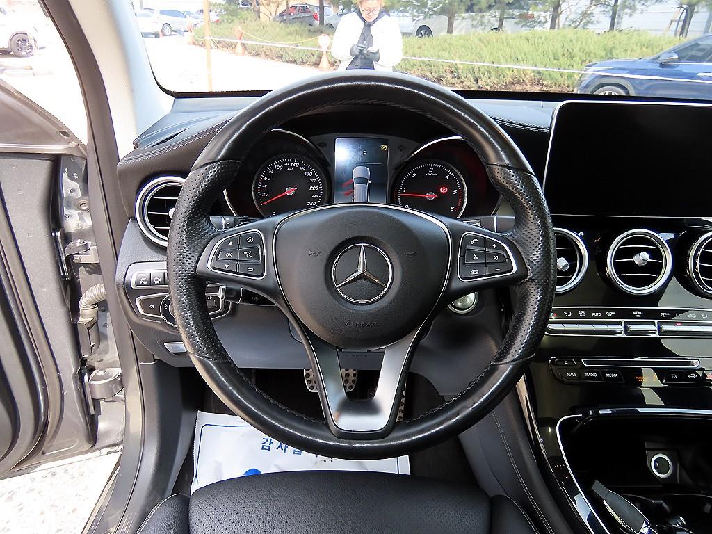 Mercedes Benz GLC Class - Vista 8