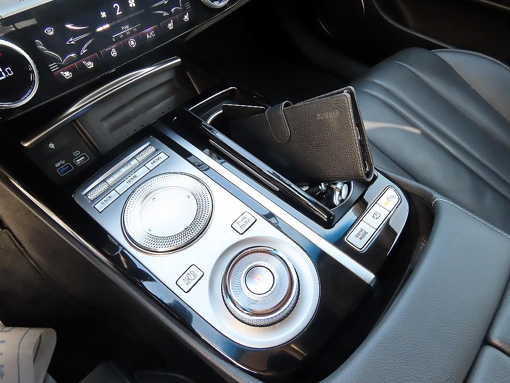 Genesis G80 - Vista 10