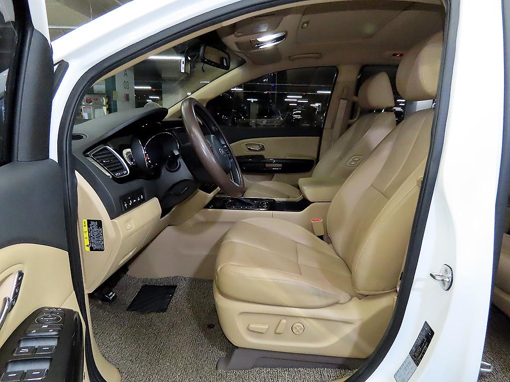 KIA Carnival - Vista 6