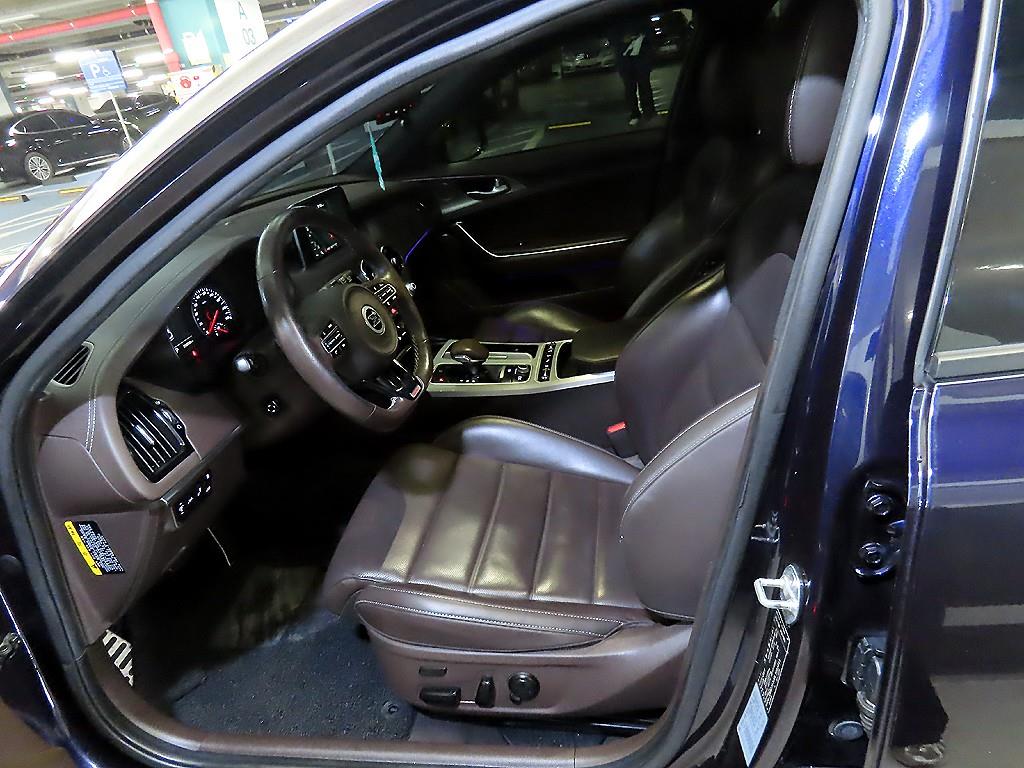 KIA Stinger - Vista 6