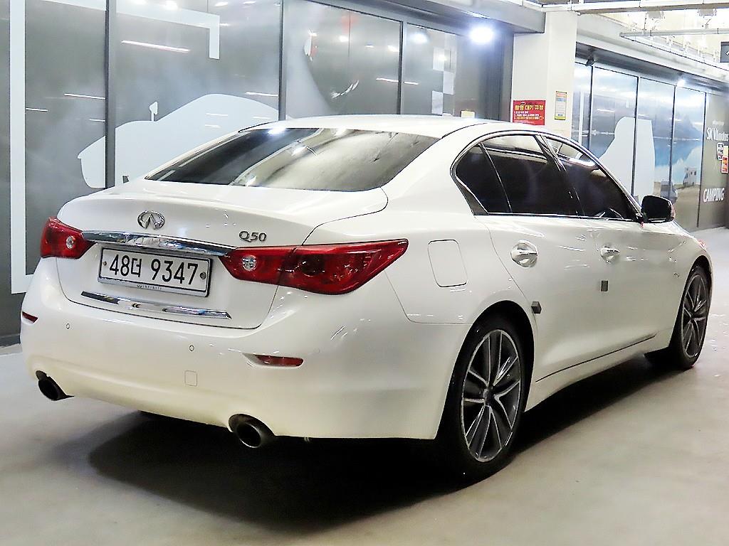 Infiniti Q - Vista 4