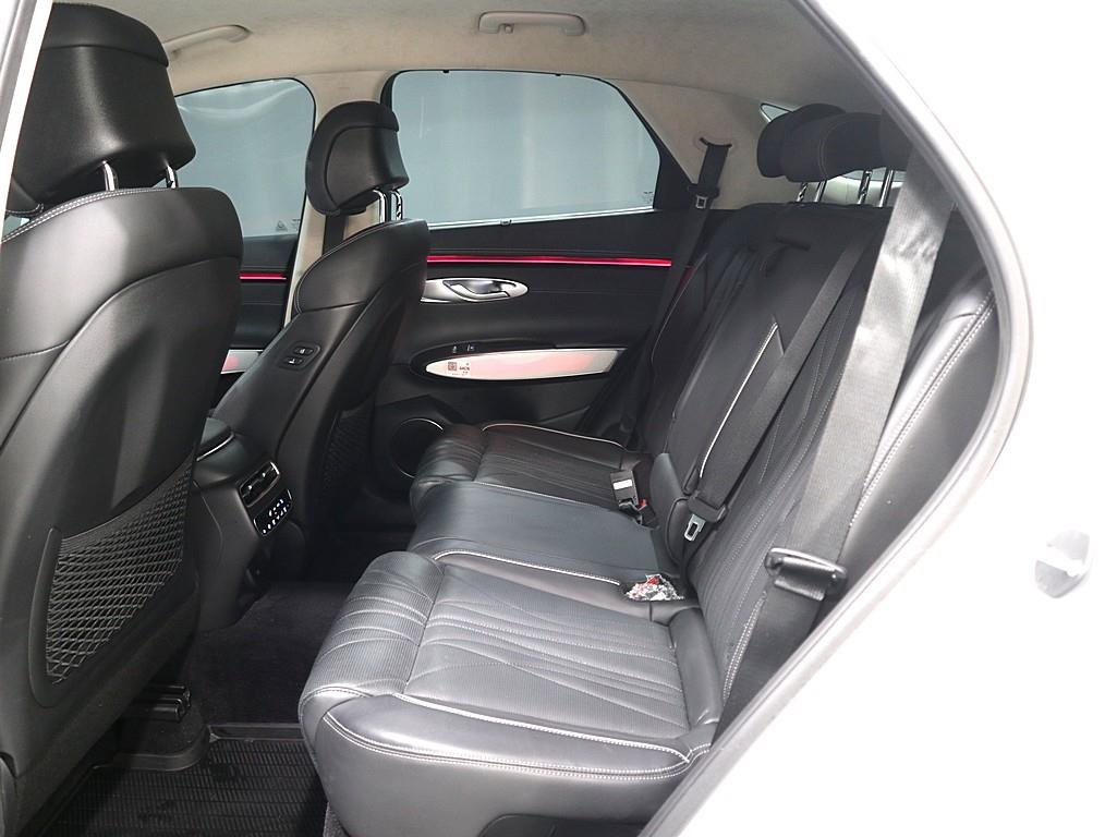 Genesis GV70 - Vista 10