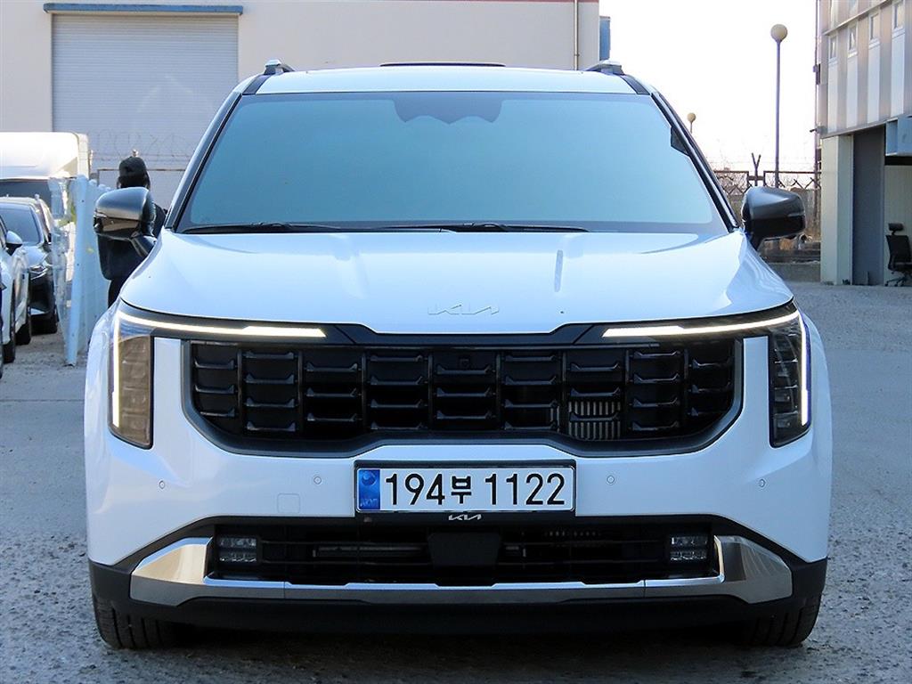 KIA Carnival 2024 Blanco - Importación desde Corea - HF Imports Iquique - Foto 1