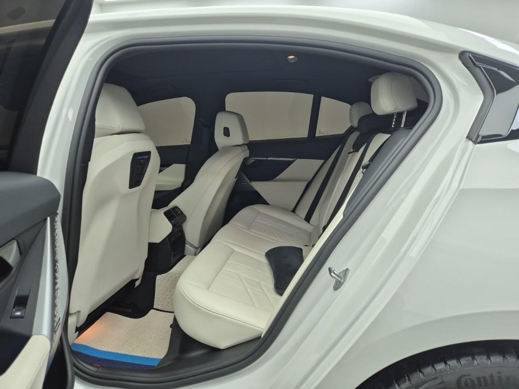 BMW 5 Series - Vista 12