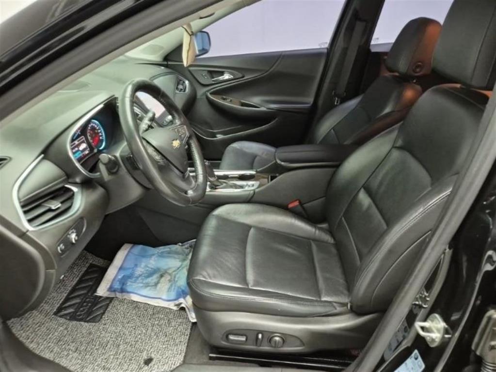 Chevrolet Malibu - Vista 11