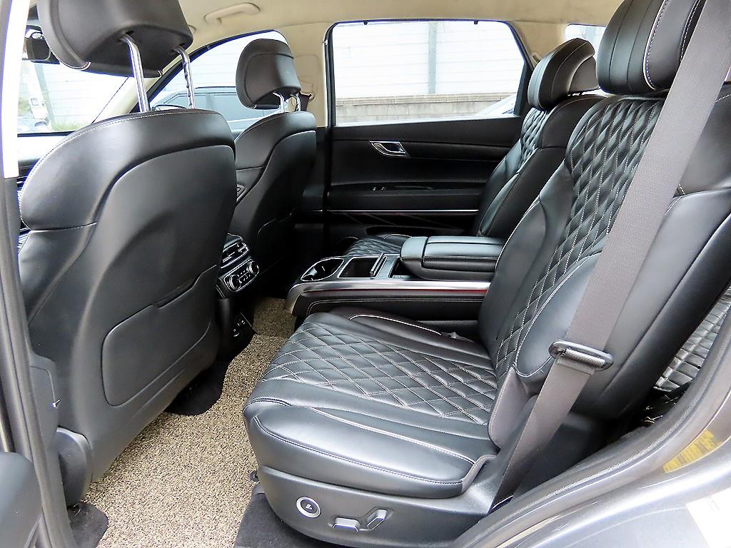 Genesis GV80 - Vista 6