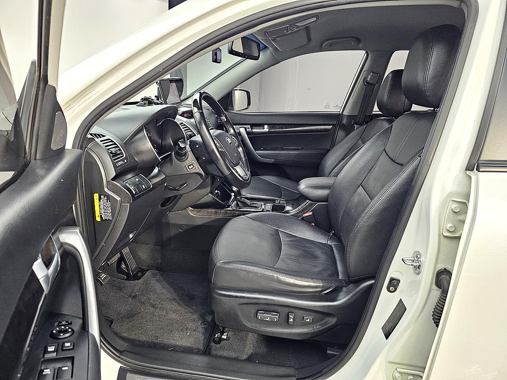 KIA Sorento - Vista 8