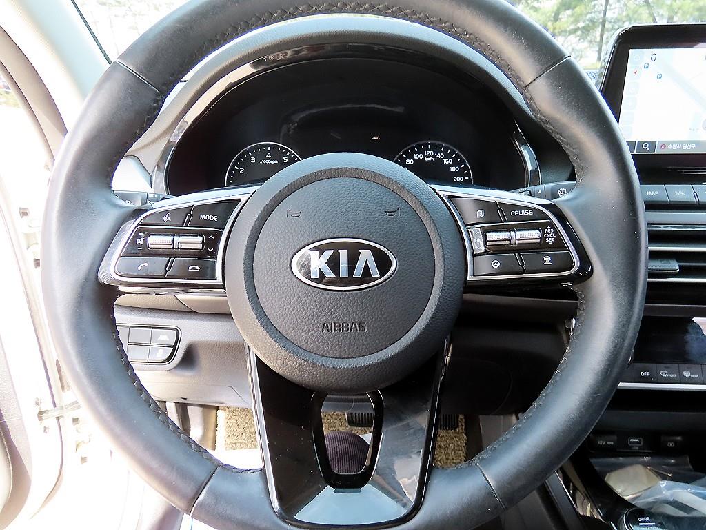 KIA Seltos - Vista 8
