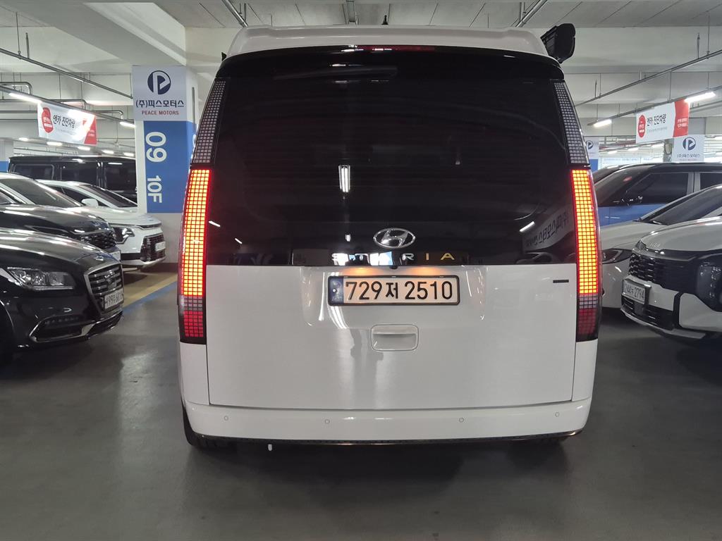 HYUNDAI Staria - Vista 3