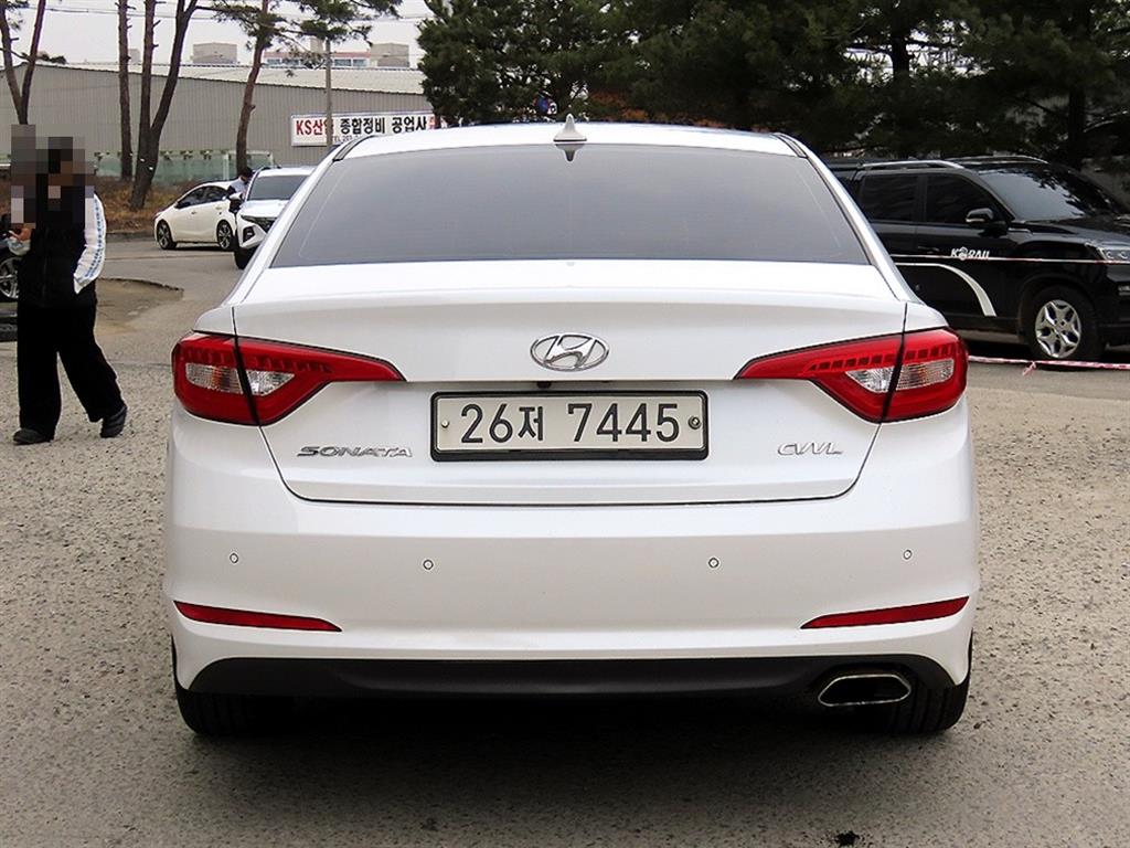 HYUNDAI Sonata - Vista 4
