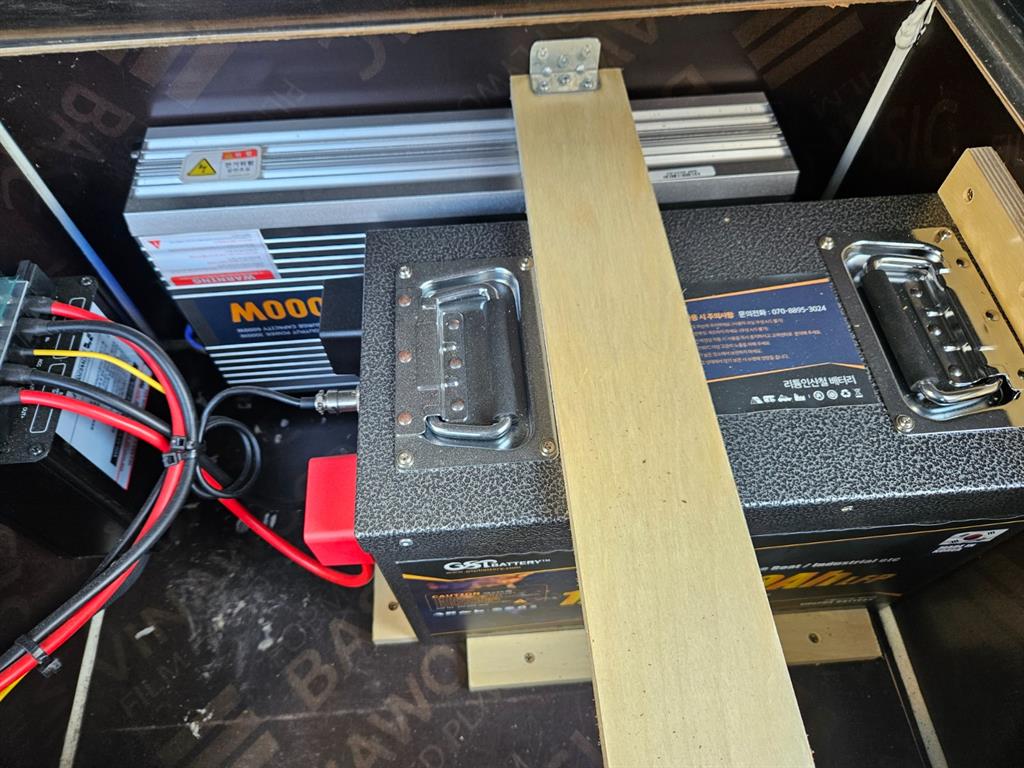 HYUNDAI Starex - Vista 12