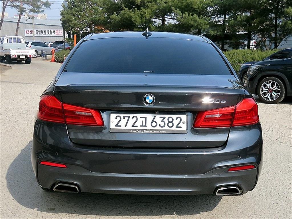 BMW 5 Series - Vista 4