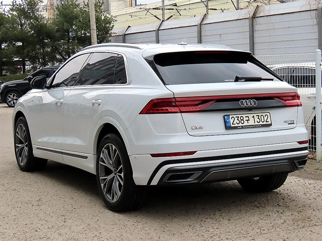 Audi Q8 - Vista 3