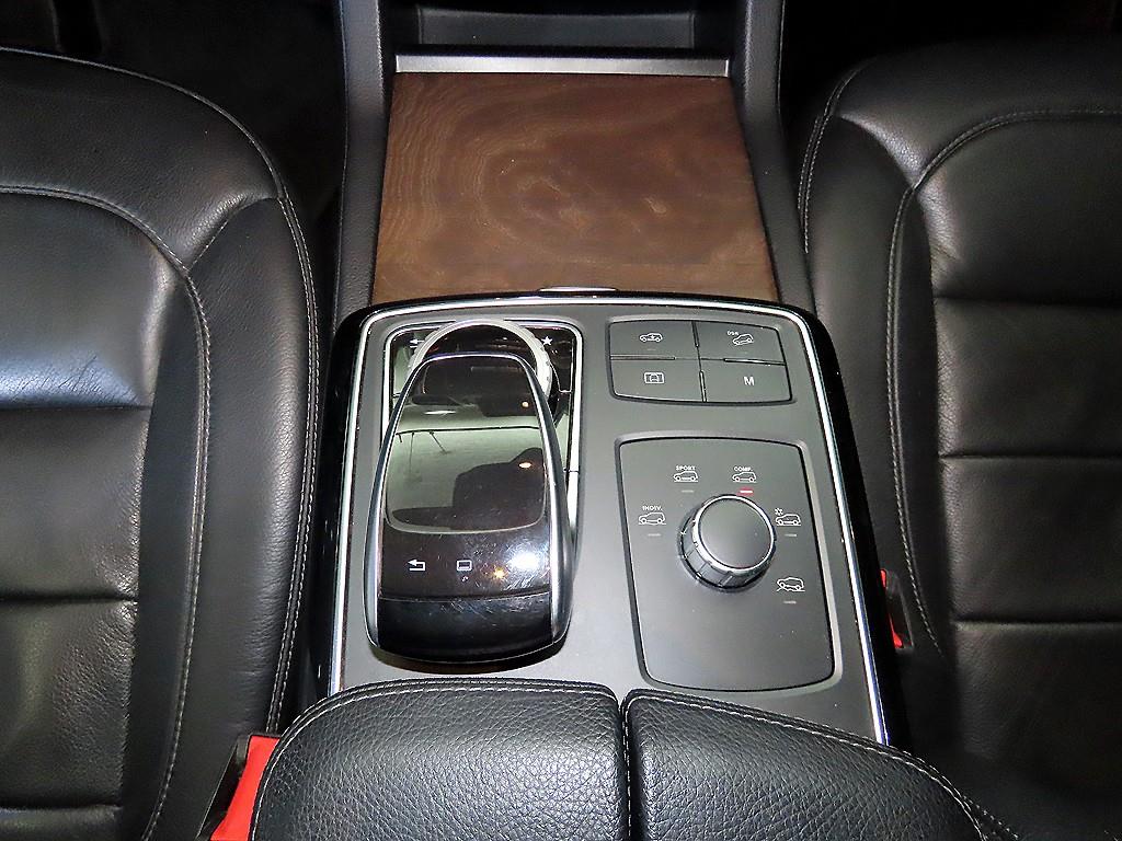 Mercedes Benz GLS Class - Vista 12