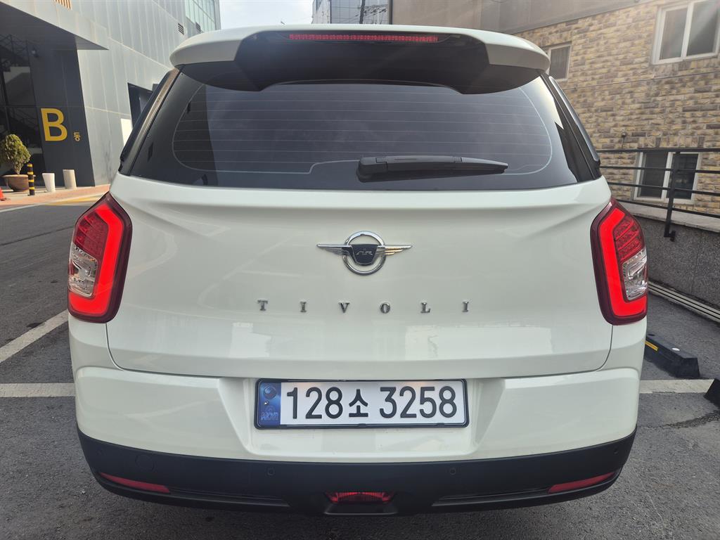 Ssangyong Tivoli - Vista 2