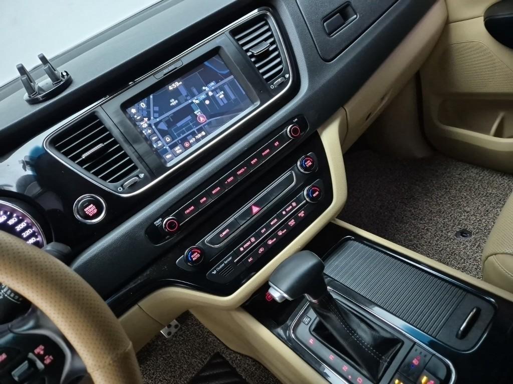 KIA Carnival 2017 Blanco - Importación desde Corea - HF Imports Iquique - Foto 13