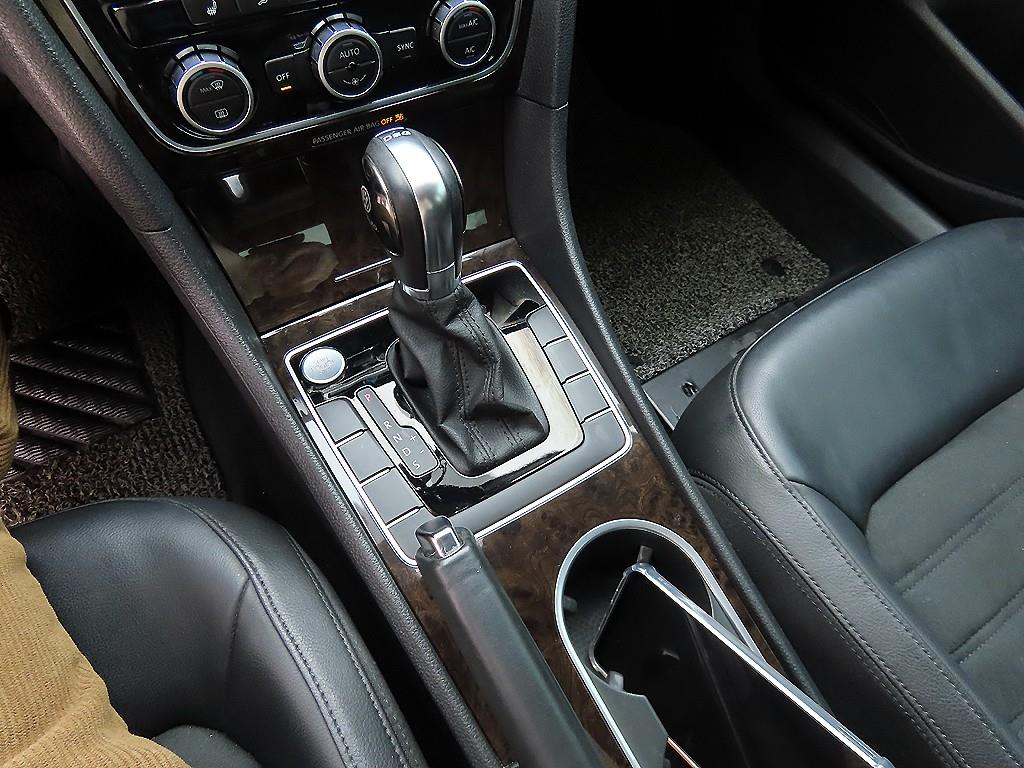 Volkswagen Passat - Vista 10