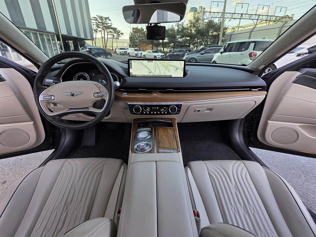 Genesis G80 - Vista 9