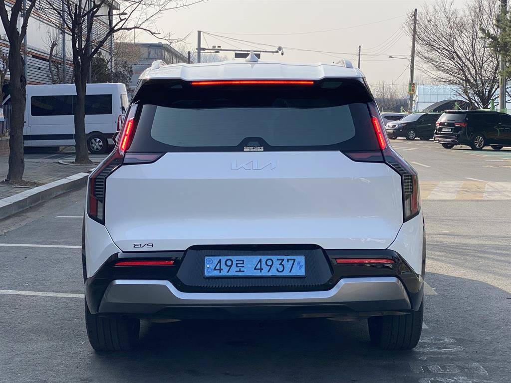 KIA EV9 - Vista 4