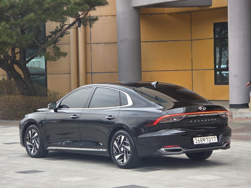HYUNDAI Grandeur - Vista 5