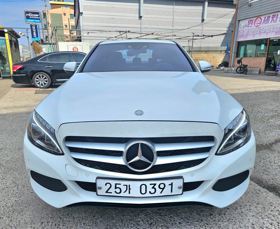 Mercedes Benz C Class - Vista 5