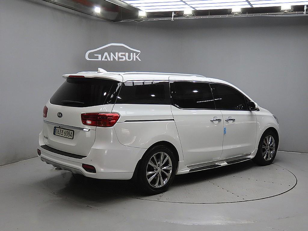 KIA Carnival - Vista 7