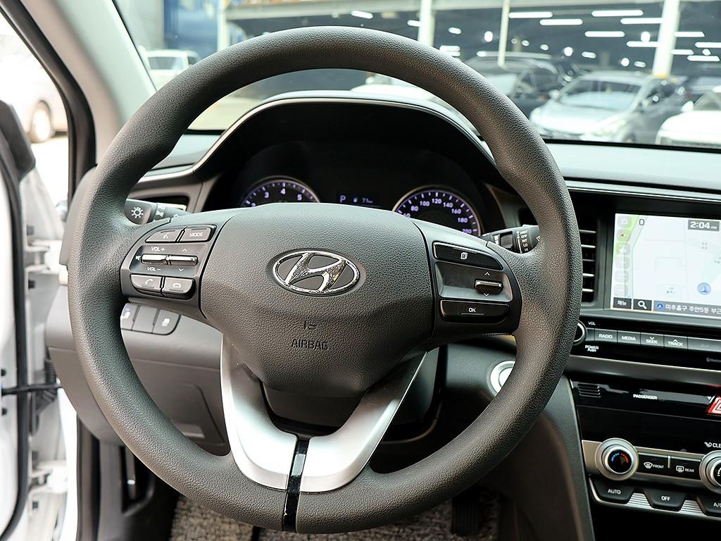 HYUNDAI Avante 2019 Blanco - Importación desde Corea - HF Imports Iquique - Foto 8