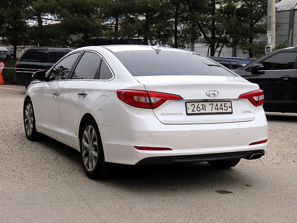 HYUNDAI Sonata - Vista 3