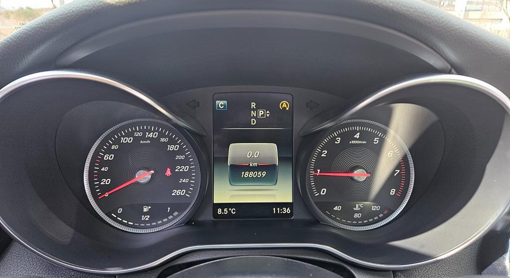 Mercedes Benz C Class - Vista 9