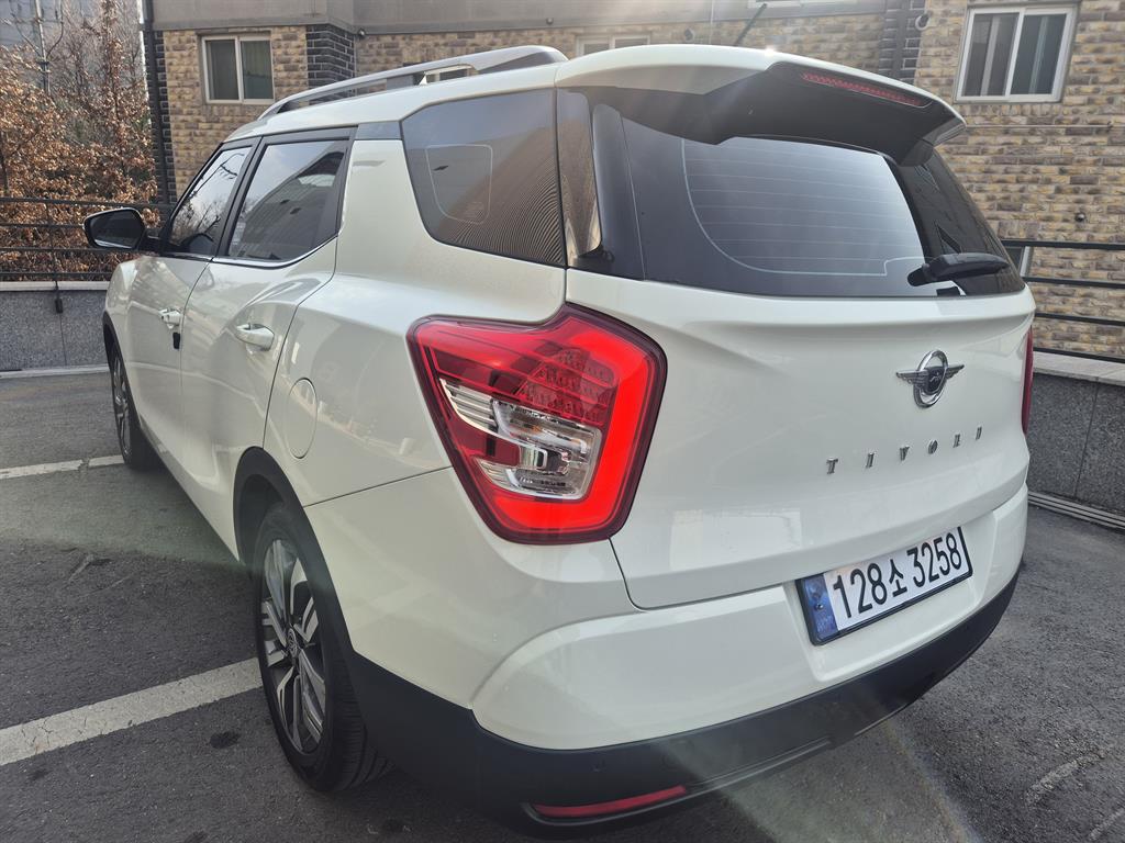 Ssangyong Tivoli 2019 Blanco - Importación desde Corea - HF Imports Iquique - Foto 17