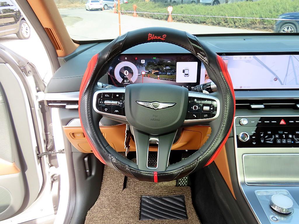 Genesis GV80 - Vista 8