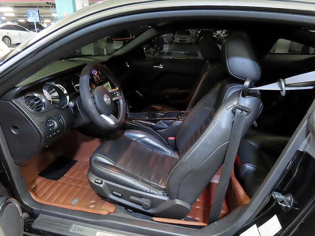 Ford Mustang - Vista 6