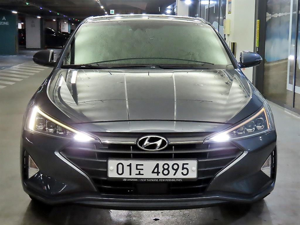 HYUNDAI Avante - Vista 2