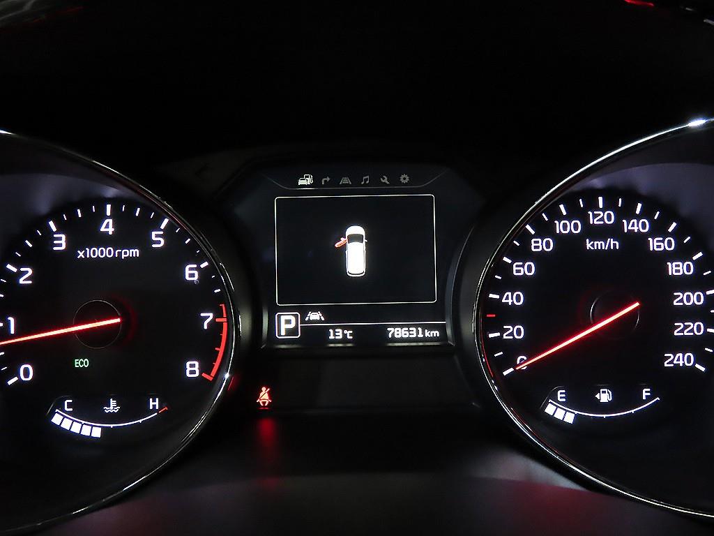 KIA Carnival - Vista 9