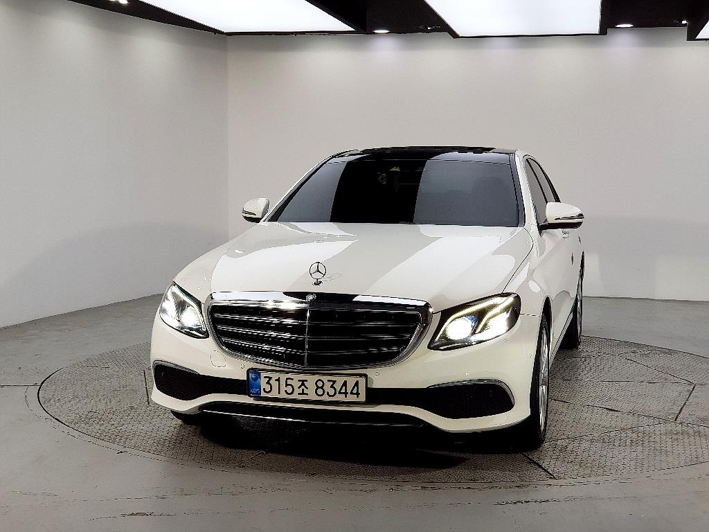 Mercedes Benz E class - Vista 2