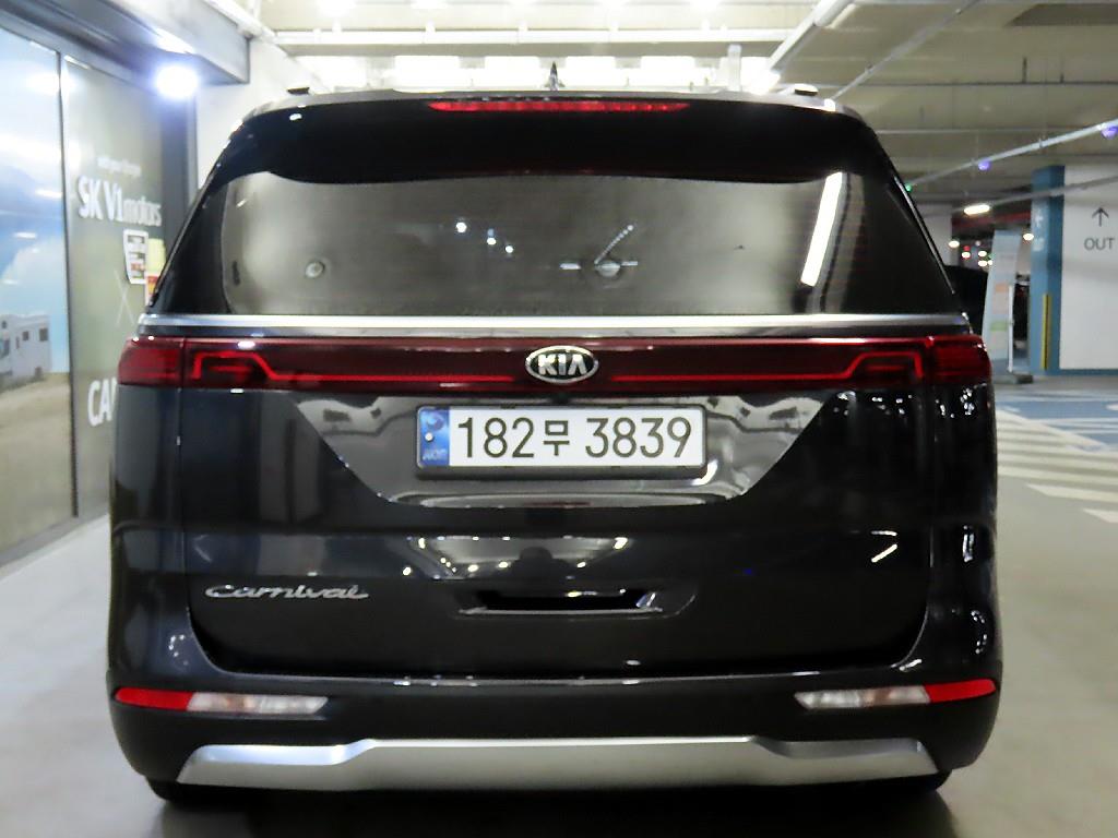 KIA Carnival - Vista 5