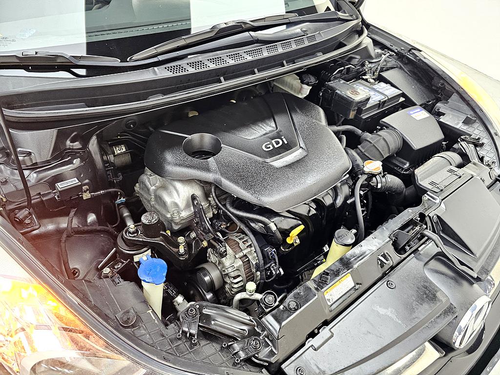 HYUNDAI Avante - Vista 6