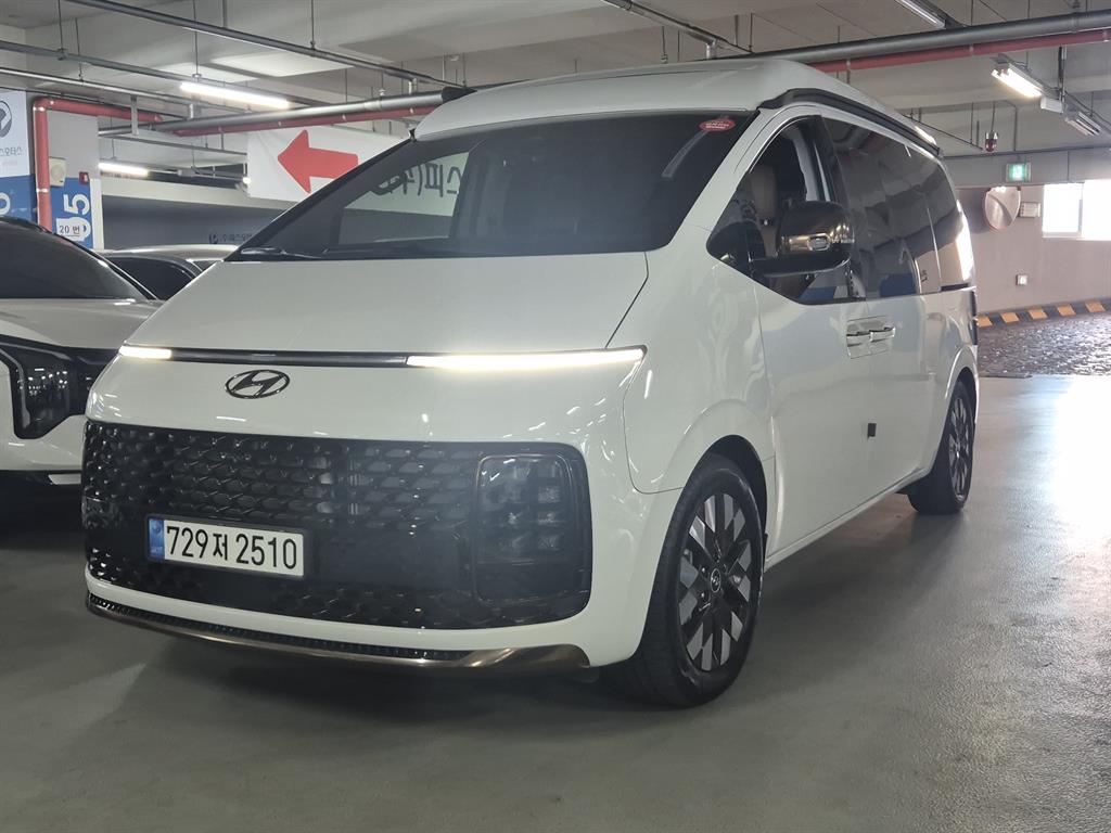 HYUNDAI Staria - Vista 2