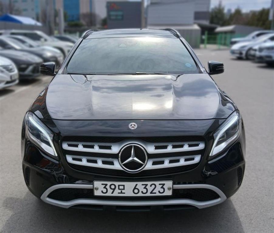 Mercedes Benz GLA Class 2018 Negro - Importación desde Corea - HF Imports Iquique - Foto 1