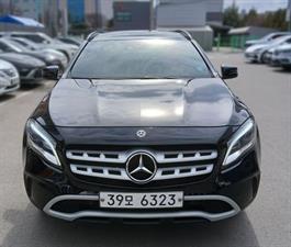 Mercedes Benz GLA Class - Vista 2